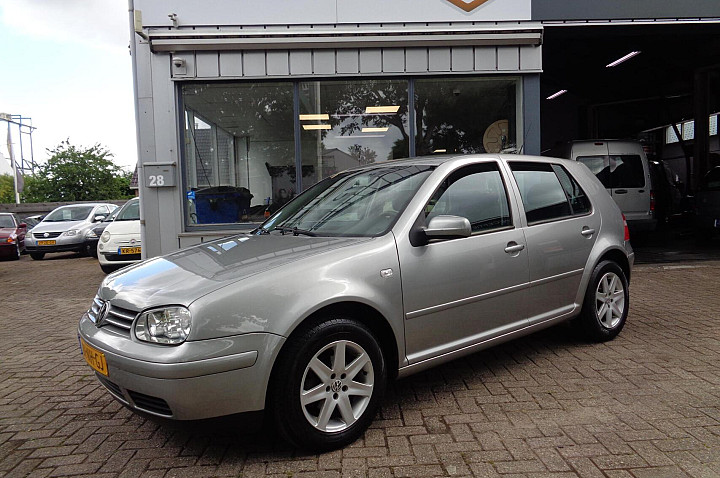 Volkswagen Golf 1.6-16V FSI met airco